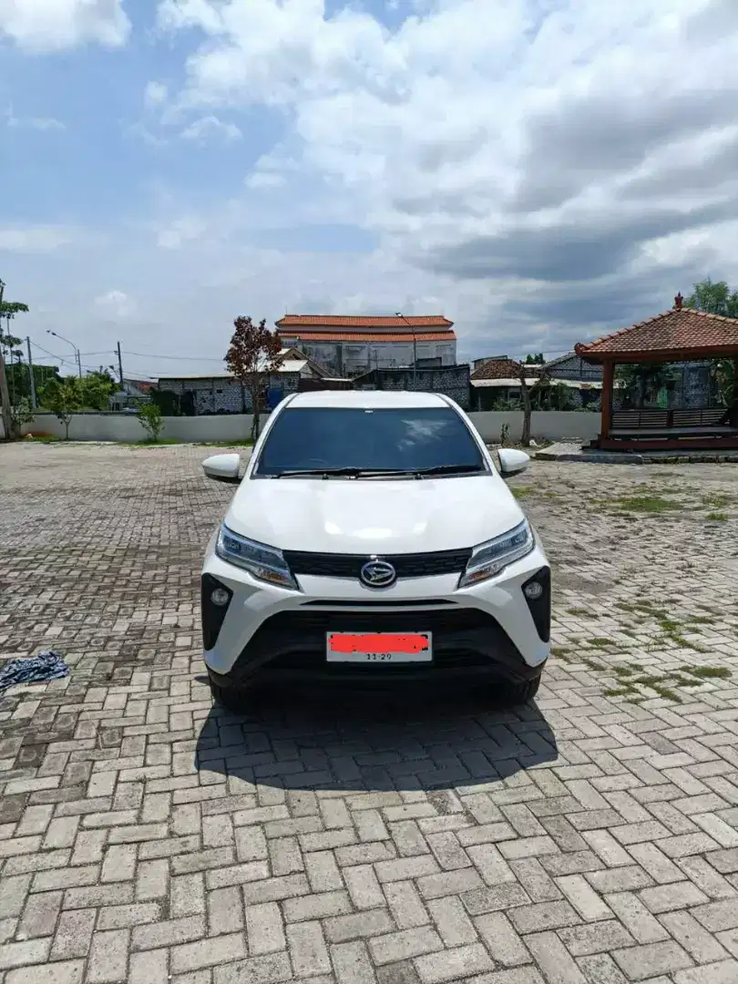 Daihatsu Terios X Manual 2023 putih