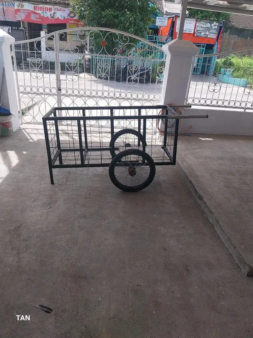 Gerobak angkat barang