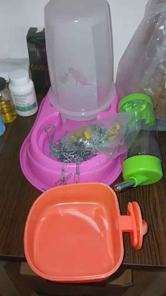 PERALATAN MAKAN DAN LEASH ANJING KUCING