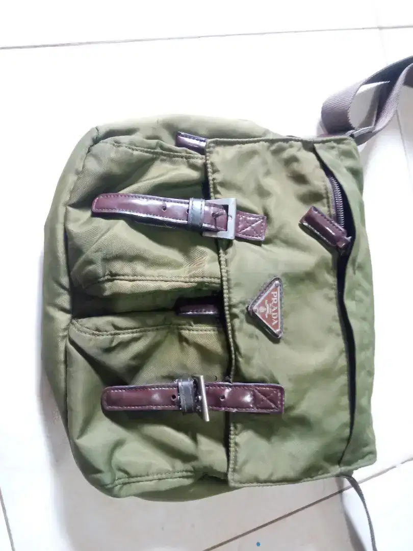 Tas Prada slimbag.hijau army