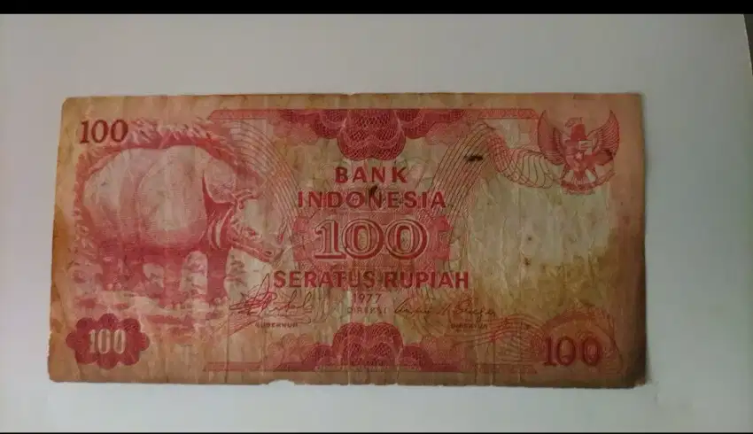 Uang kertas 100 rupiah badak 1977