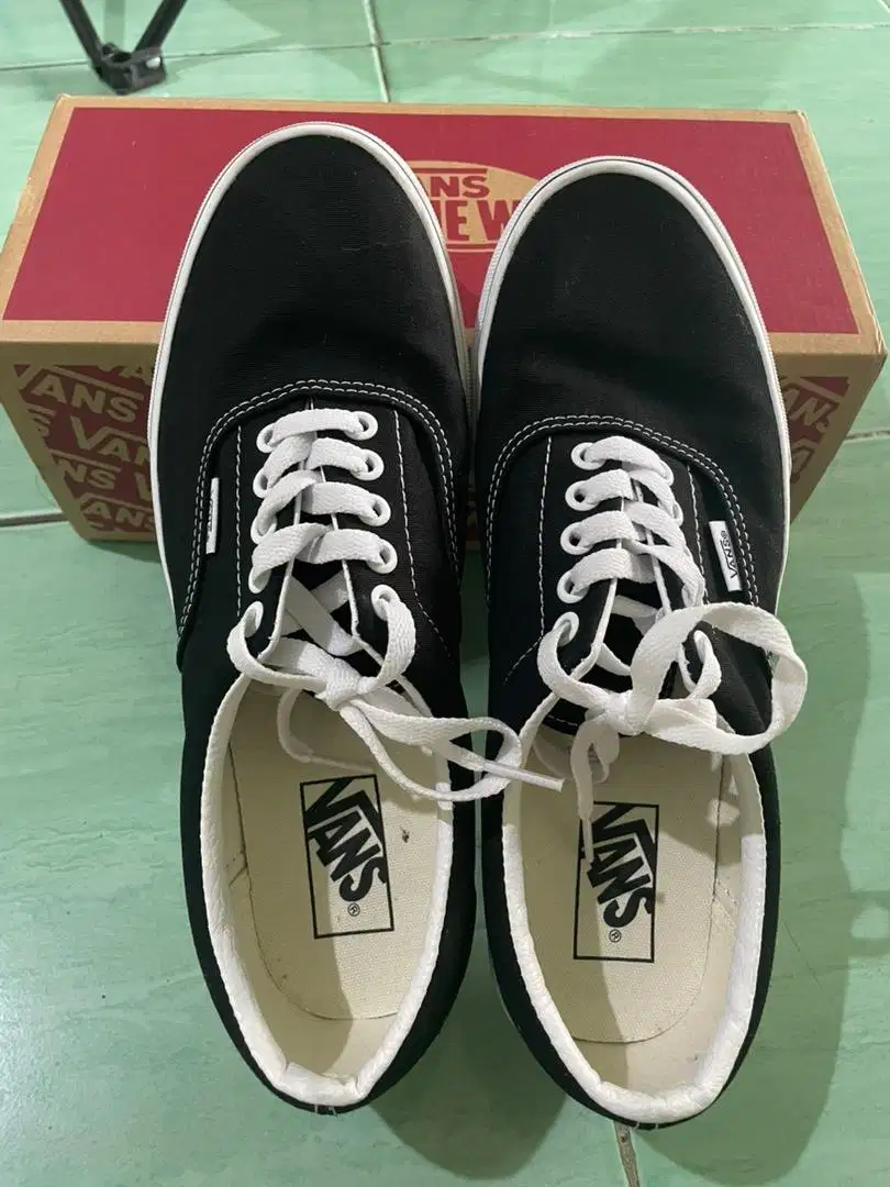 sepatu vans era black