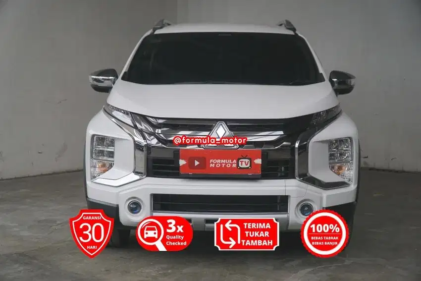 Mitsubishi Xpander Cross AT matic 2021 putih DP minim