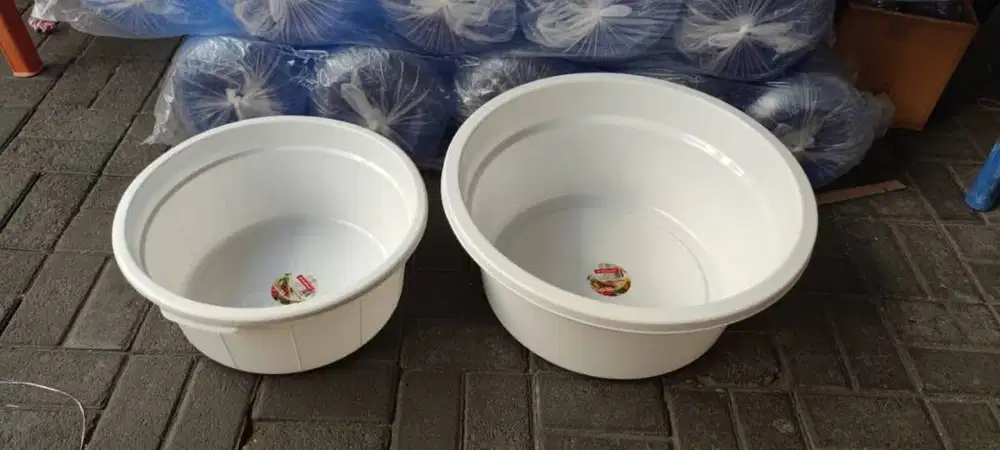 Waskom Bak Tambak Ikan Plastik USA Putih