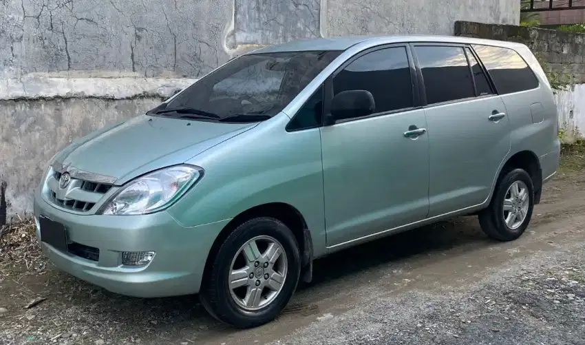 Toyota Kijang Innova 2.0 G MT bensin 2005