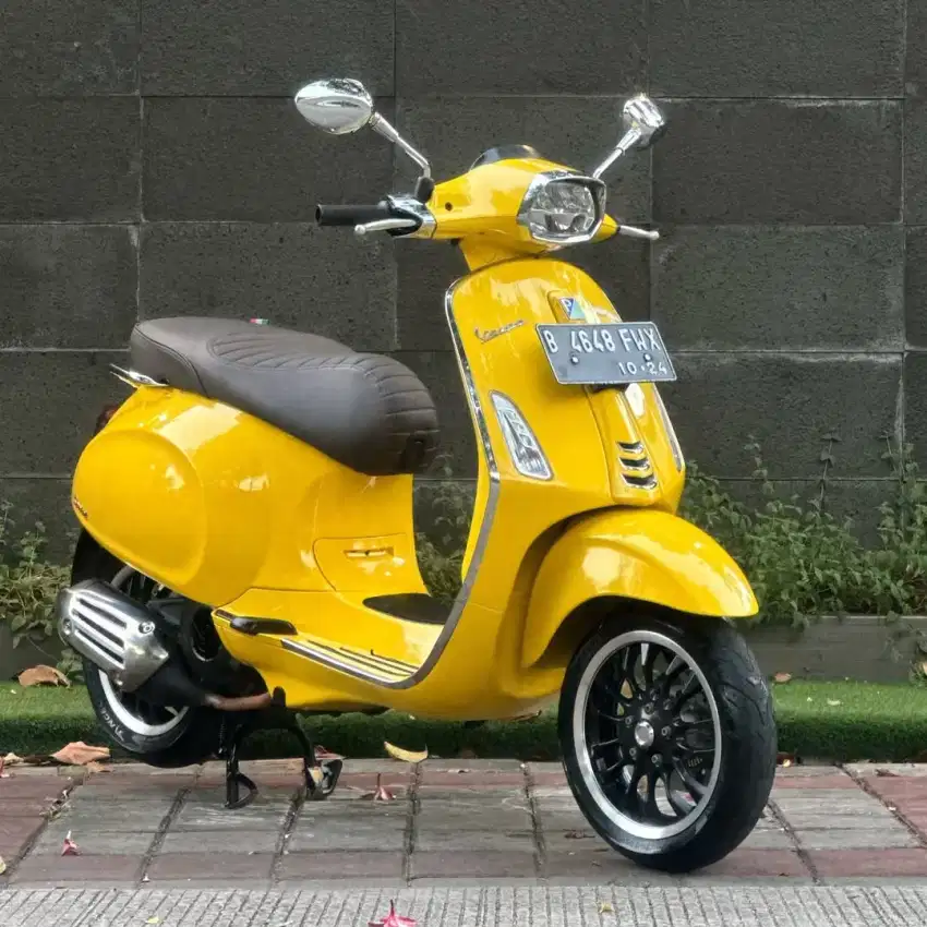 Vespa Sprint 150 IGET ABS LED 2019 warna Kuning (Warna Favorit