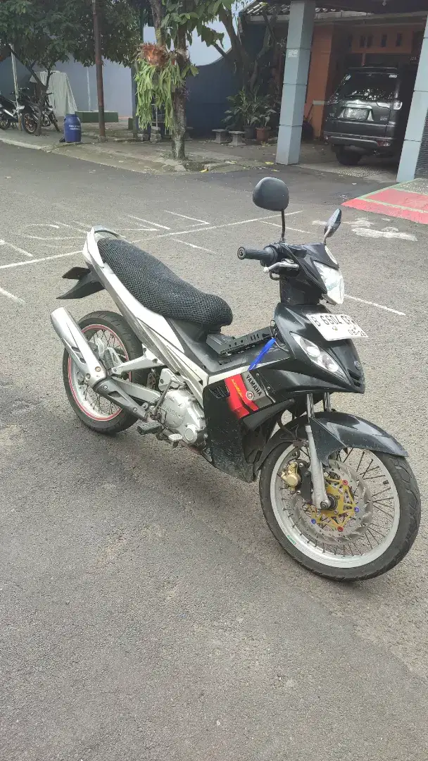 Jupiter MX 2006 warna hitam