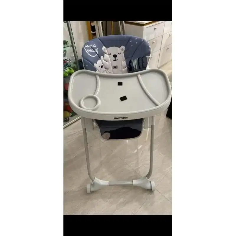 Kursi Makan Bayi / High chair/ baby chair merk baby does