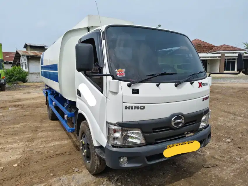 Hino 300 Series 136 HDX 6.8 tangki tahun 2023