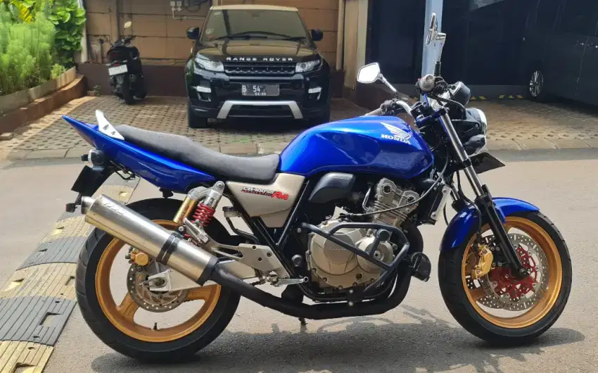 Honda CB 400 revo hyper