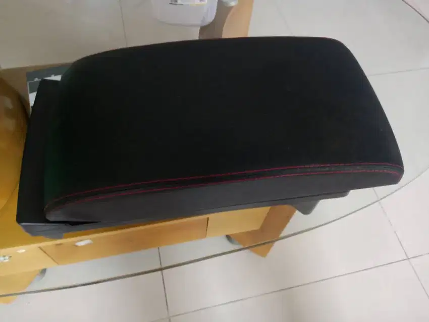 Dijual armrest bekas Xpander Cross lama.