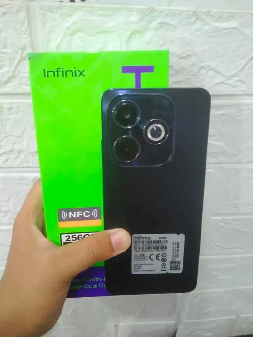 Ifinix hot 40i ram 8+8/256