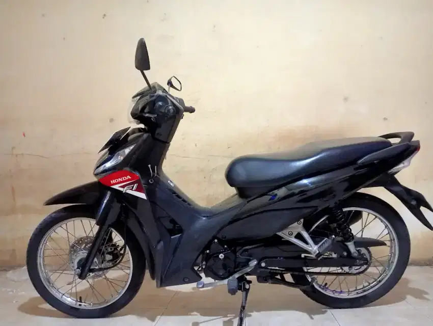 Motor revo tahun 2022 mulus..no minus