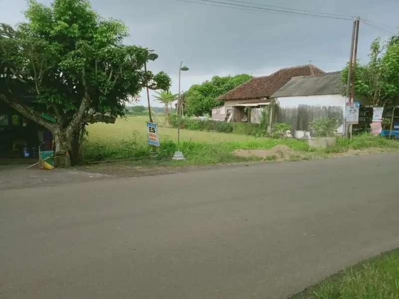 Tanah zona kuning Dekat Bandara Adi Sumarmo Solo