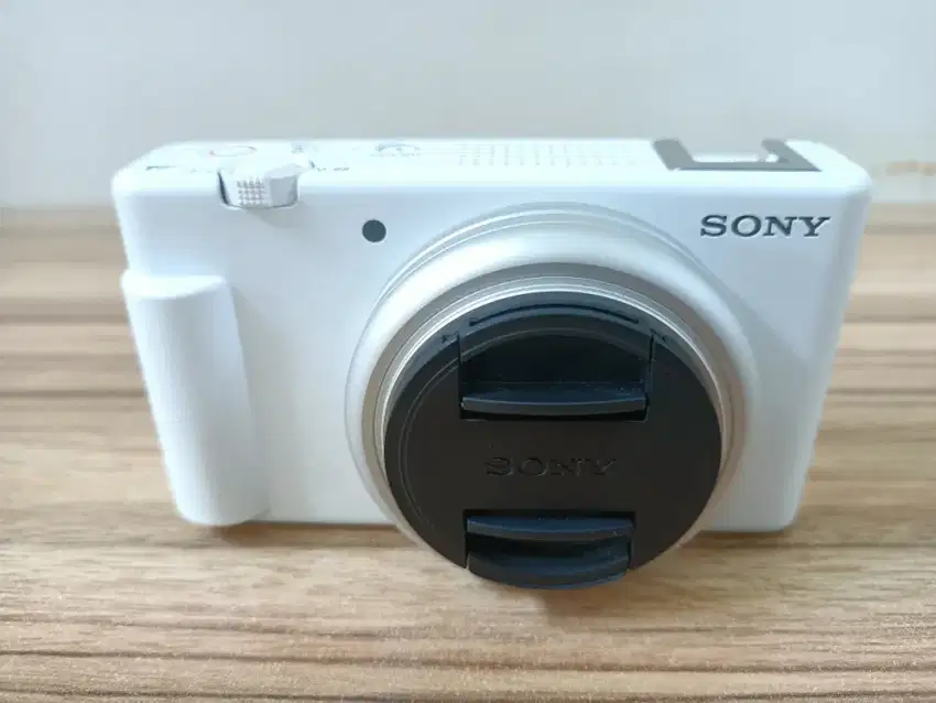 SONY ZV1-F VLOGGING CAMERA PUTIH