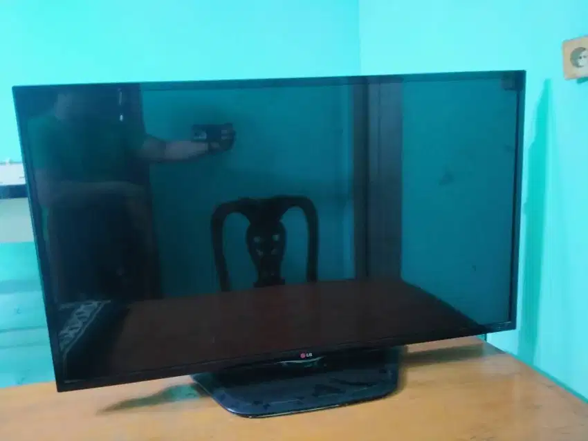 Televisi LED LG 47LN5400
