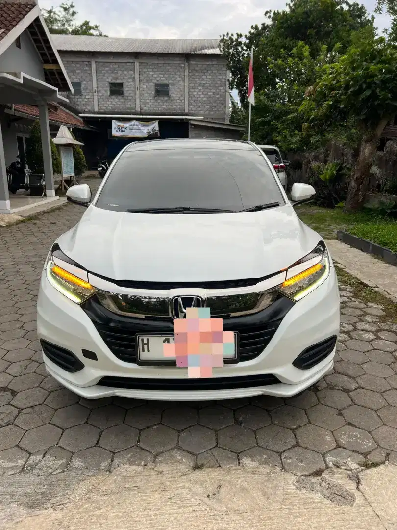 HRV Prestige 1.8 Facelift CVT Putih Mutiara