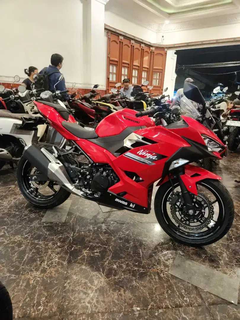 DP 3,5 JT NEW NINJA 250 TH 2023 KM 2RB,MULUS KAYA BARU,KTP DAERAH BISA