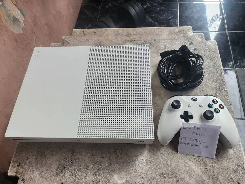 Xbox One S Slim White 1TB 01