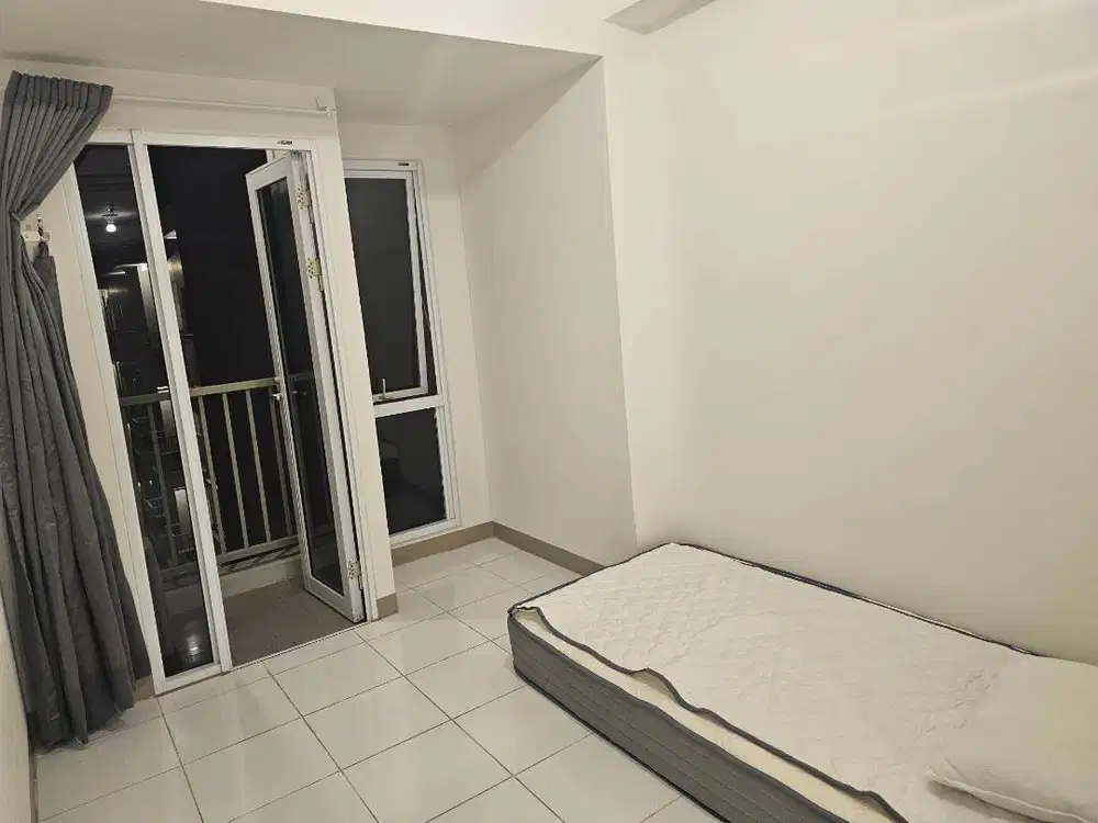 SEWA APARTEMEN TOKYO PIK 2 - AC 1PK - WATER HEATER - KASUR - BALKON