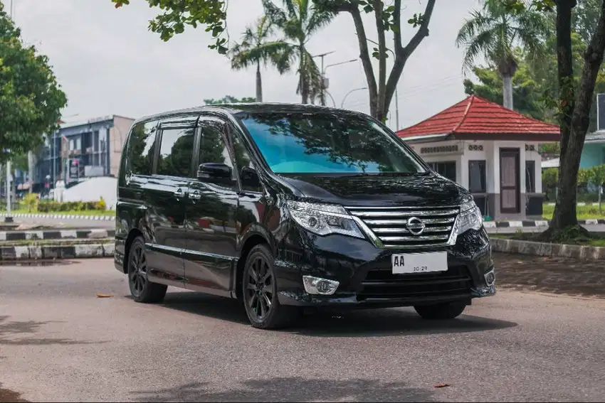 [PLAT LOKAL AA] Nissan Serena HWS A/T 2015 (Hitam)