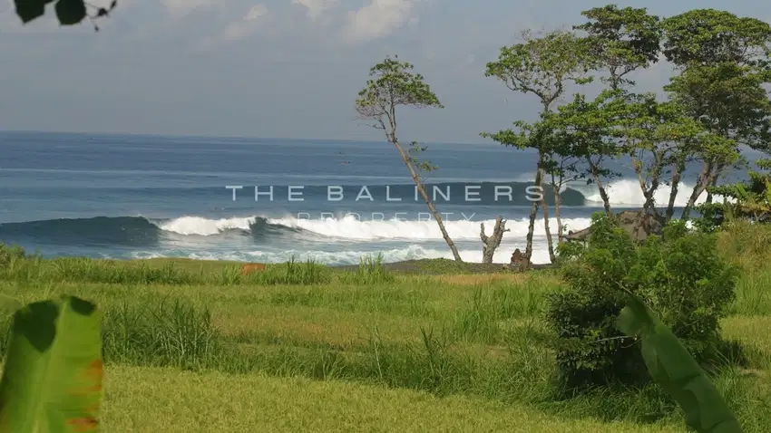 SPECTACULAR BEACHFRONT LAND FOR ADVENTURE ENTHUSIASTS IN KLUNGKUNG