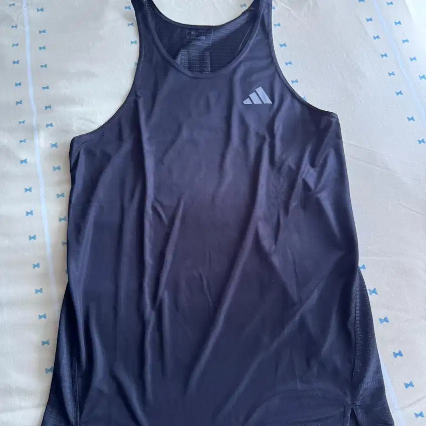 Bekas singlet Adidas Aeroready