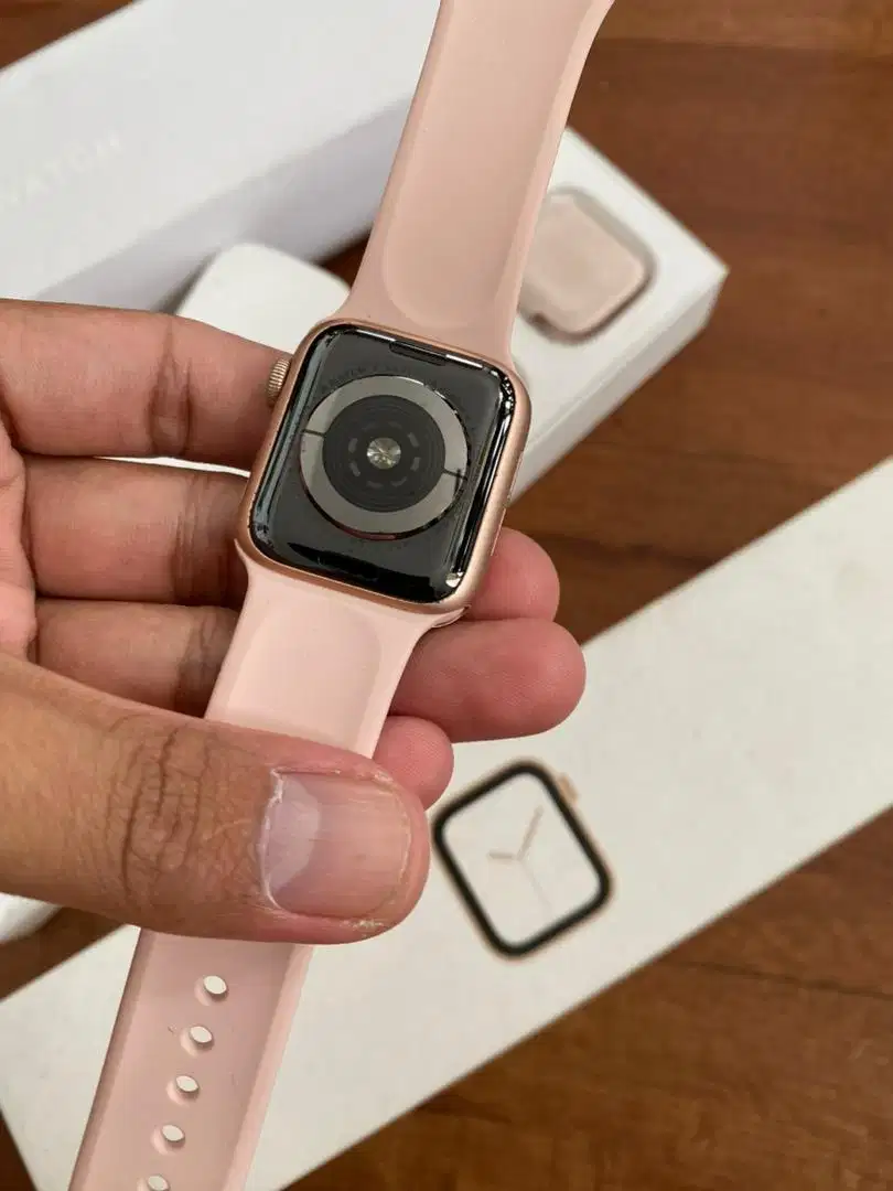 Apple Watch Series 4 40mm Pink Sand SEMUA NORMAL Fullset Murah BJM