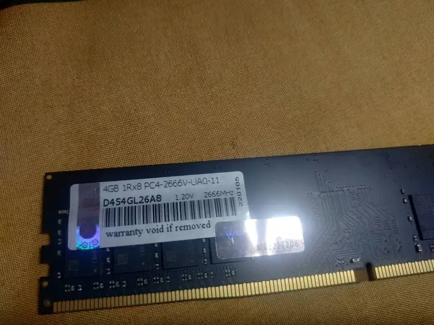 RAM 4GB DDR4 Tipe Long DIMM Khusus PC