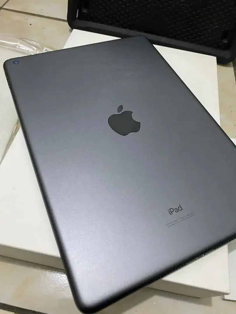 iPad 8th Generation 128gb wifi only inter