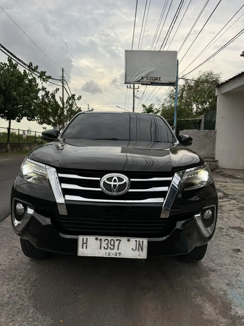 TERMURAH TOYOTA FORTUNER VRZ DIESEL AUTOMATIC HITAM 2017 Pem 2018