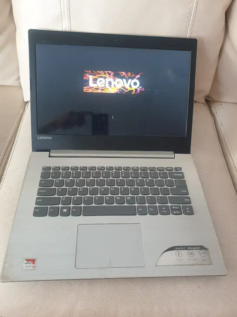 Laptop slim lenovo ip320