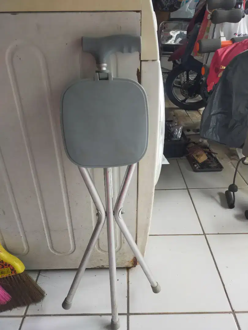 Tongkat alat bantu terapi kaki