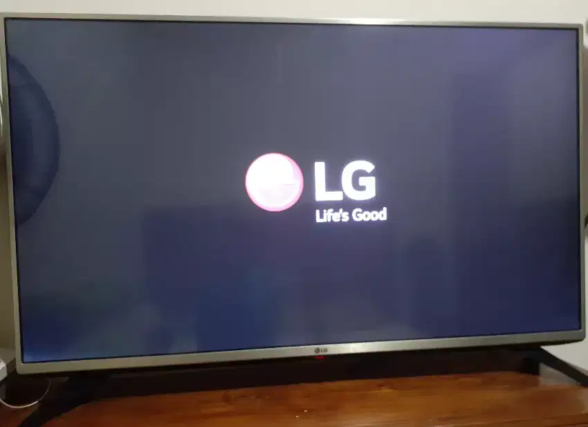 TV LED merk LG type 43LH54OT - TA ( bekas )