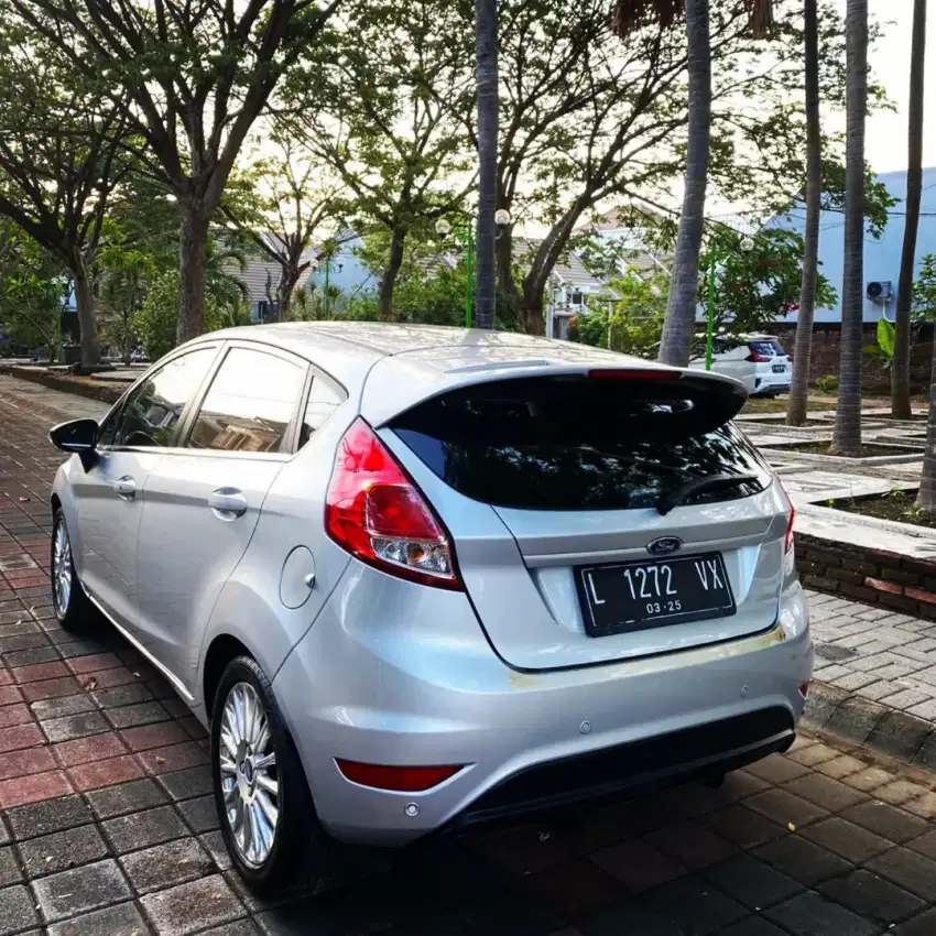 Ford Fiesta 1.6 Sport 2014 tangan pertama