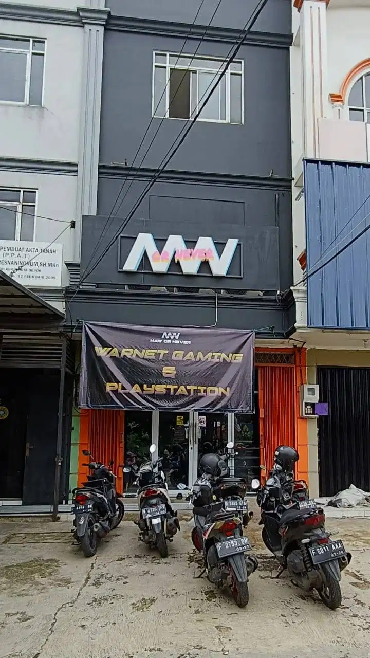 LOWONGAN KERJA HELPER INTERNET CAFE