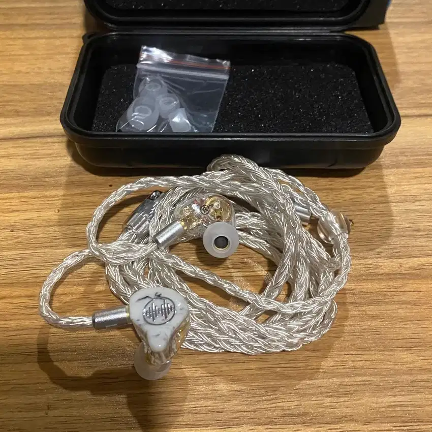 Wave IEM WAVE 3HU BASS edition in ear monitor - WHIITE SWIRL