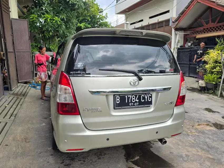 Toyota Kijang Innova Inova V Matic AT Tahun 2012 Silver , 2013