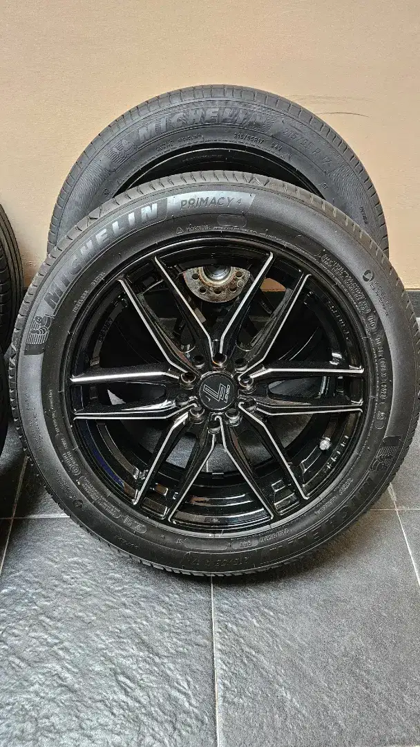 Lenso Jager Quinta + Michelin R17