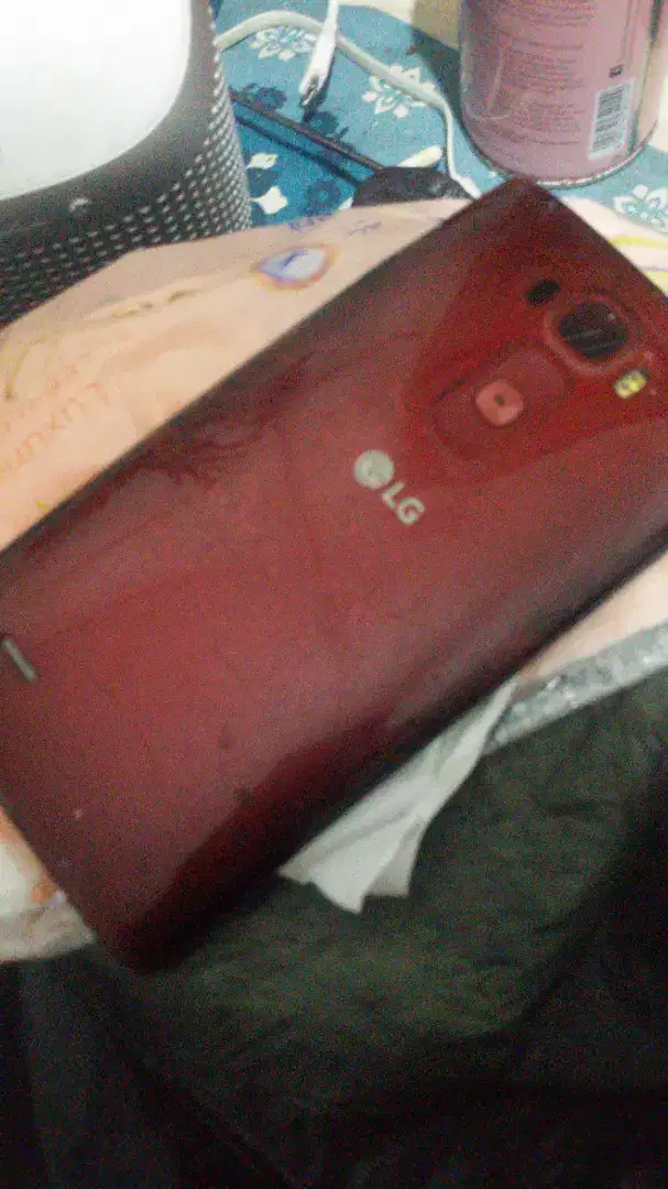 Smartphone lg flex (layar lengkung)