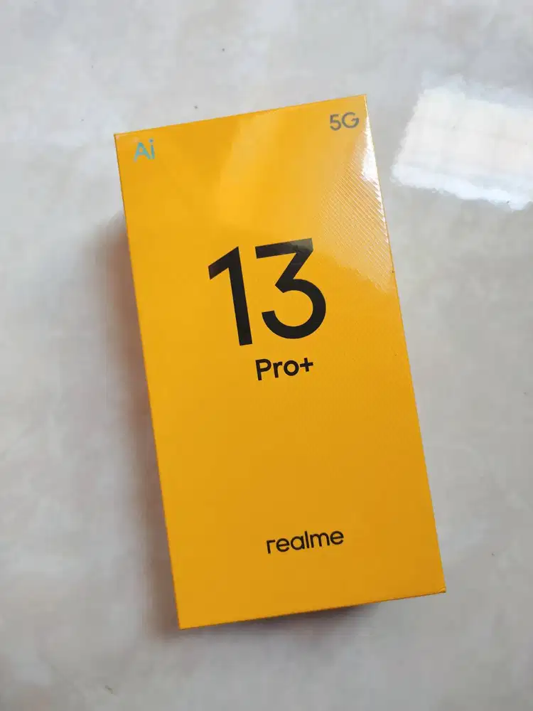 Realme 13 Pro+ 5G 12/512GB Warna Emas Monet