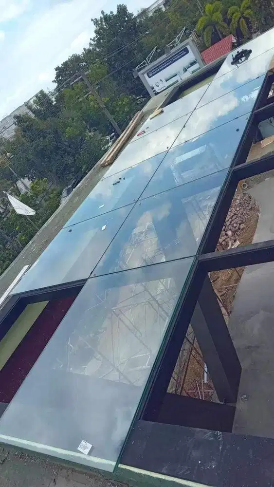 Tempahan kanopi kaca temperd