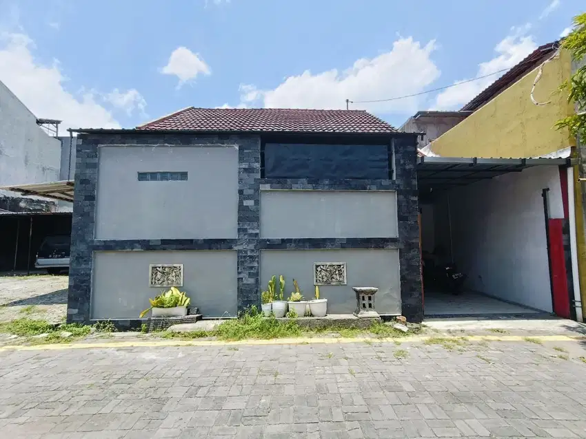 Rumah Bagus di Perum Dekat Alana Semi Furnish