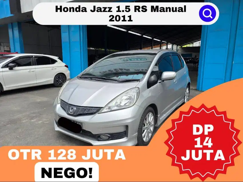 Honda Jazz 1.5 RS Manual 2011 / Yaris