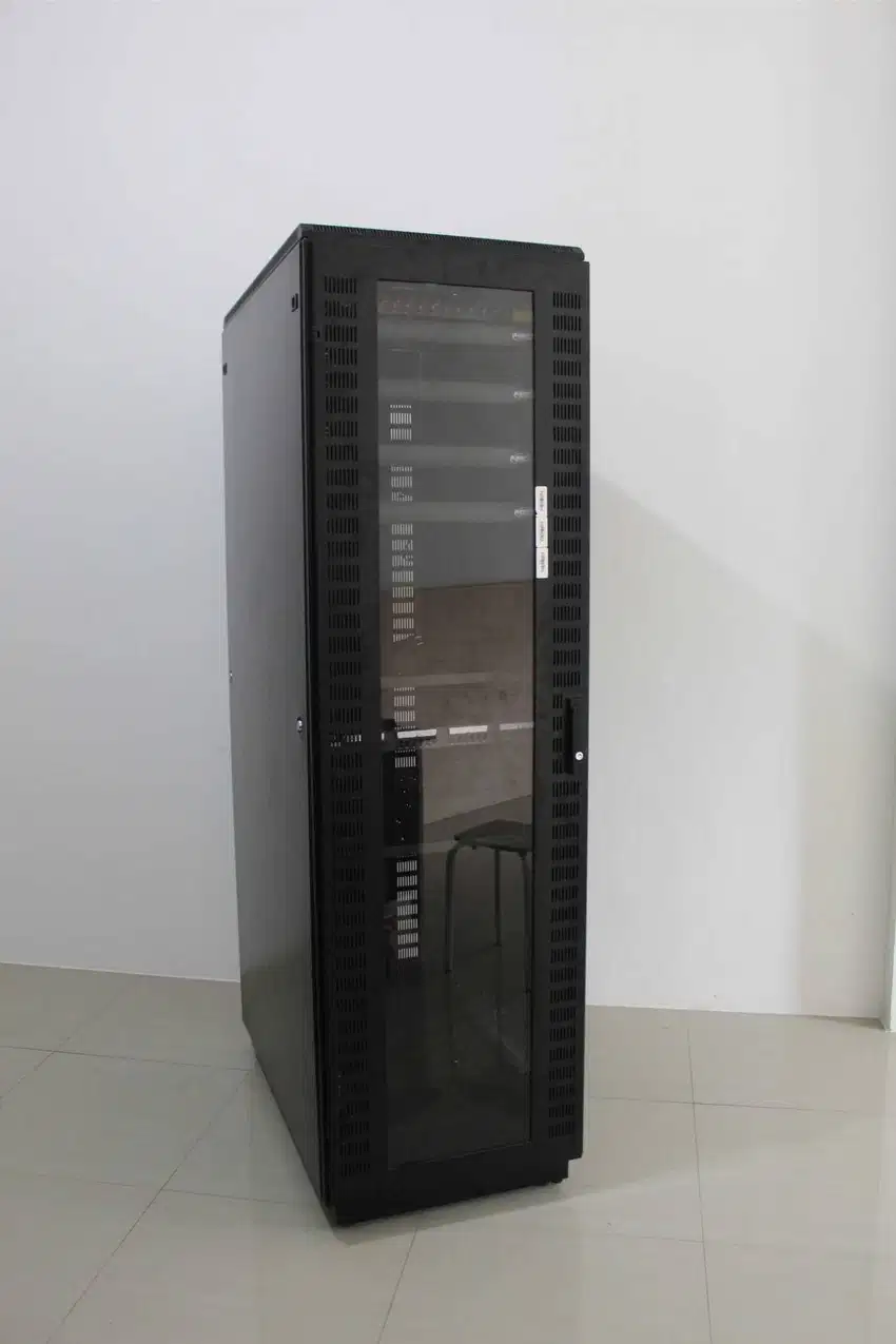 Lemari Server Type 47U, Server Cabinet