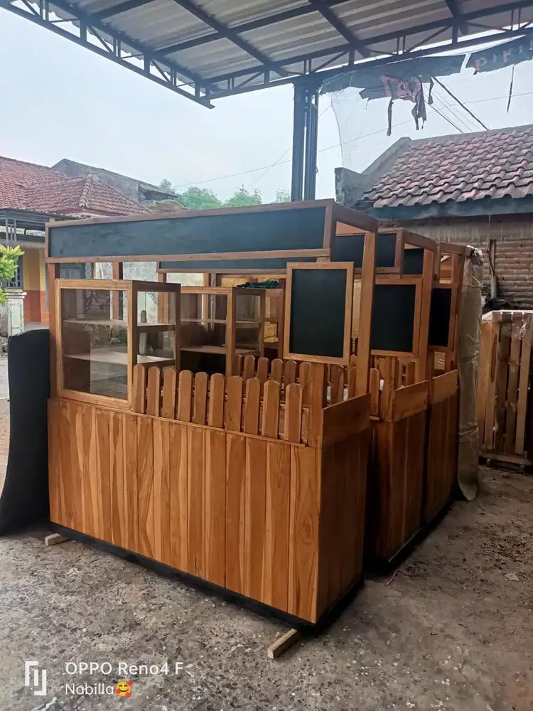 Rombong jualan bahan kayu