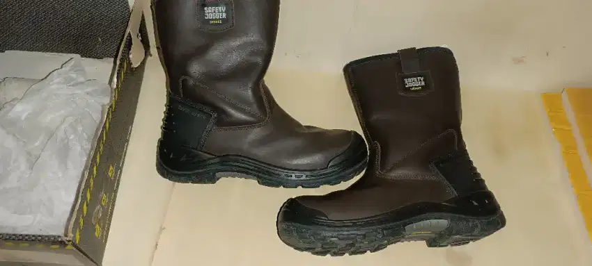 Sepatu Safety boots