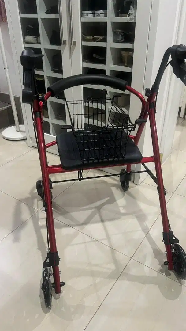 Walker Rollator Alat Bantu Jalan Lansia Onemed