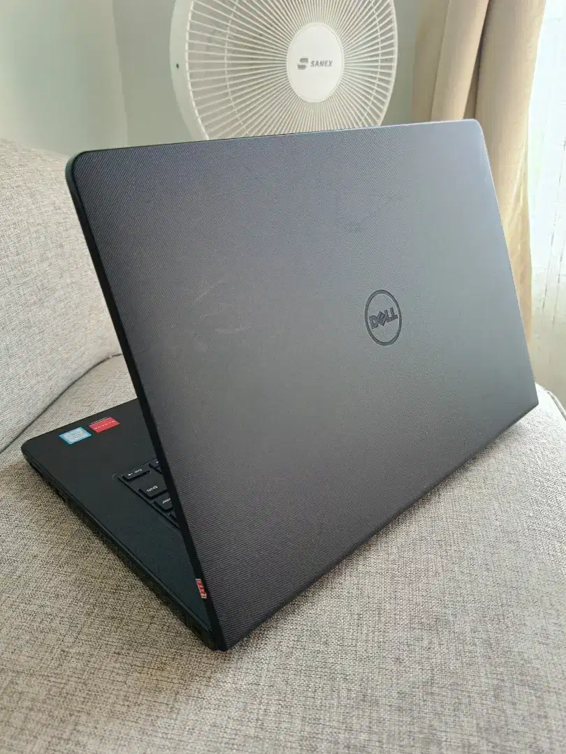 Laptop Dell Core i5 Gen 8 SSD VGA Radeon 2GB Gaming Desain