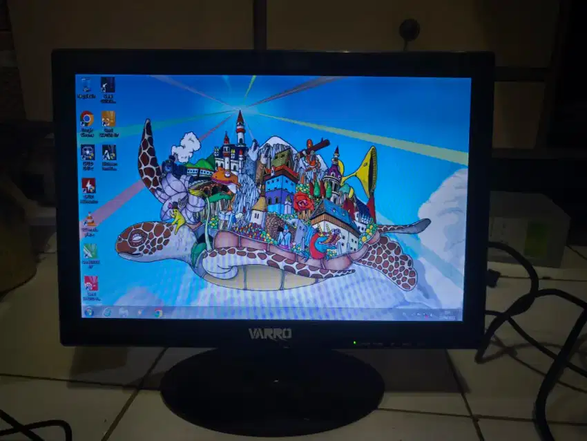 Monitor PC LED 15.6 Inch Merk Varro Mulus Normal